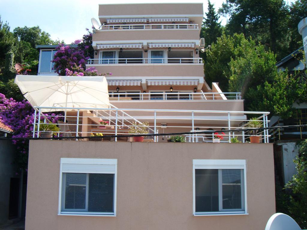 Apartments Bombona Utjeha Exterior photo
